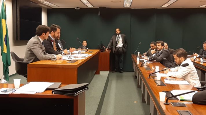 Deputado mineiros em reunião da bancada