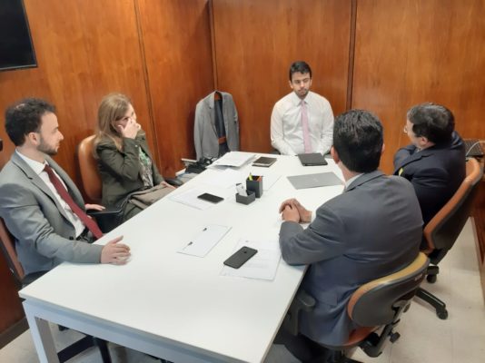 Pinheirinho conversa com representantes do COFFITO